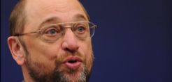 Επενδύσεις με «κίνητρα» προτείνει ο Μ.Σουλτς