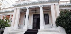 Μαξίμου: Διαβεβαιώσεις από ΕΛΠΕ, Motor Oil, Aegean Oil για τη χρήση καρτών στα πρατήρια