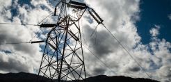 Άρθρο-κόλαφος των NYT για την PGamp;E και τις φονικές πυρκαγιές της Καλιφόρνιας – Πως η νοοτροπία “run to failure” στο δίκτυο μεταφοράς οδήγησε στην καταστροφή