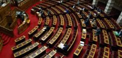 Πέρασε από την Επιτροπή Οικονομικών το μεσοπρόθεσμο