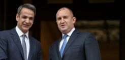 Δύο ελληνοβουλγαρικά MOU για αποθήκευση αερίου και αγωγό Αλεξανδρούπολης-Μπουργκάς - Η συνάντηση Μητσοτάκη με Ράντεφ, τα επόμενα βήματα και ο ρόλος των ΗΠΑ