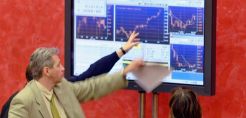 Bloomberg: Ευκαιρίες και κίνδυνοι στη Ρωσία