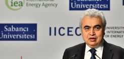 Μπιρόλ: Μόνη διέξοδος από την «βαρυχειμωνιά» της ενεργειακής κρίσης η επιτάχυνση των ΑΠΕ – Οι 3 απόψεις που δεν ευσταθούν