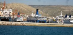 Μικρής έκτασης θαλάσσια ρύπανση στο Νέο Μώλο Δραπετσώνας