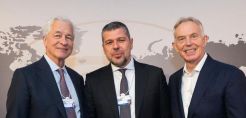 Συνάντηση με τον CEO της JP Morgan Chase είχε στο Νταβός ο Γιώργος Στάσσης - Τα σενάρια για χρηματοδοτικές ή επενδυτικές συζητήσεις για το επενδυτικό πλάνο 10 δισ της ΔΕΗ