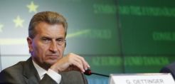 Σίγουρος ότι τον κατασκόπευε η Ρωσία στις συνομιλίες με την Gazprom, ο Έτινγκερ