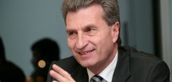 Ο Έτινγκερ καλεί τη Ρωσία να μη χρησιμοποιήσει ως «όπλο» το φυσικό αέριο εναντίον της Ουκρανίας