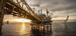 To πρώτο βήμα για το διαγωνισμό που οδηγεί τη Chevron στη «Νότια Πελοπόννησο» - Σήμερα η απόφαση του ΥΠΕΝ για το μπλοκ των 10.604 τ.χλμ  - Διάρκεια μίσθωσης, roadmap και πιθανές νέες παραχωρήσεις