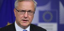 Όλι Ρεν: Μην αυξάνετε υπερβολικά τις δαπάνες για την ενέργεια, το χρέος είναι ήδη απειλή