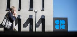 ΟΠΕΚ+: Εξετάζει τη διατήρηση των υφιστάμενων περικοπών στην παραγωγή πετρελαίου