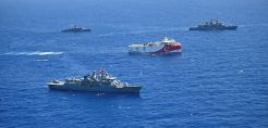 Με Navtex και εμπρηστική ρητορική συνεχίζει η Τουρκία – Εκτός λιμανιού το Ορούτς Ρέις