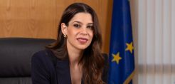 ΥΠΕΝ: Συγκροτείται επιτροπή για τη χορήγηση ΟΠΣ σε έργα standalone μπαταριών – Η Δ. Παληαρούτα επικεφαλής