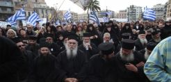 Οργισμένα ράσα,  βουλευτές και... δικηγόροι στήνουν μπλόκα στη Μικρή ΔΕΗ
