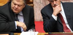 Δημοψήφισμα "τέλος" - Ξεκινούν συζητήσεις για κυβέρνηση εθνικής σωτηρίας