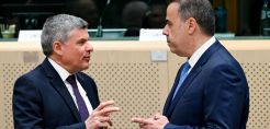 Τα «χαρτιά» τους για το καλώδιο ανοίγουν σήμερα στον Επίτροπο Γιόργκενσεν οι Παπασταύρου και Παπαναστασίου - Σταθερές οι θέσεις των δύο πλευρών, συνεχίζεται το «πινγκ πονγκ» δηλώσεων 