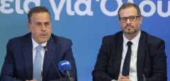 Σαφές κυβερνητικό μήνυμα: «Πάμε φουλ» με ΑΠΕ και μπαταρίες τα επόμενα χρόνια – Πώς θα δοθεί επιδότηση για μονάδες αποθήκευσης, ποιους αφορά