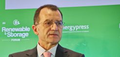 Στ. Παπαθανασίου: Η εγκατάσταση 1000 MW μπαταριών είναι προς ώρας αρκετή – Να μην βιαστούμε να εγκαταστήσουμε έργα αποθήκευσης μεγαλύτερου όγκου που θα τα πληρώσουμε πανάκριβα