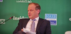 Καραμανλής: Αναζητούνται εναλλακτικές λύσεις ανάπτυξης του δικτύου φόρτισης αν δεν μπορεί ο ΔΕΔΔΗΕ να καλύψει τις ανάγκες