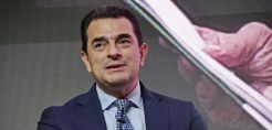 Σκρέκας: Ανταγωνιστικό πλεονέκτημα της Ελλάδας στις ΑΠΕ, σε σχέση με τη Β. Ευρώπη - Επιταχύνουμε τις πράσινες επενδύσεις