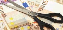 Σενάρια για νέο κούρεμα 30% στα ρετιρέ των ΕΛΠΕ - Από 161.000 έως 252.000 ευρώ οι νέες απολαβές