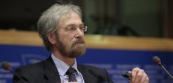 Πρετ: Ενισχύονται οι πιέσεις στην Ευρωζώνη, αλλά το πετρέλαιο στηρίζει