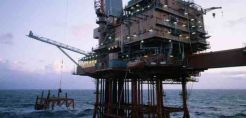 Wood Mackenzie: Περικοπές 1 τρισ. δολ. σχεδιάζουν οι πετρελαϊκές ως το 2020