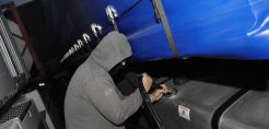 Κλοπή 600 λίτρων πετρελαίου κίνησης από σταθμευμένο φορτηγό