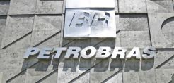 Ο μεταβατικός πρόεδρος της Βραζιλίας διαψεύδει ότι ενέχεται στο σκάνδαλο της Petrobras