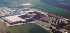 Cenergy Holdings: Η «δεύτερη ζωή» για το εργοστάσιο της Πετζετάκις στη Θήβα