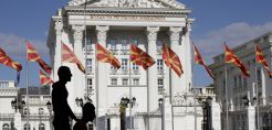 Μείωση της αποζημίωσης προς τα ΕΛΠΕ για την υπόθεση της ΟΚΤΑ επιδιώκει η ΠΓΔΜ