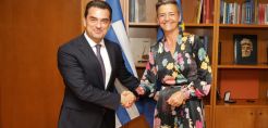 Συνάντηση Σκρέκα-Βεστάγκερ για χονδρική αγορά, υπερκέρδη, ΑΠΕ και προγράμματα εξοικονόμησης - "Εξαιρετική ιδέα" ο μηχανισμός στο ρεύμα είπε η Επίτροπος