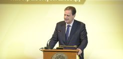 Σκυλακάκης: «Κλειδί» για την ενεργειακή ασφάλεια η «πράσινη» ενέργεια – Νέες δράσεις για δάση, εξοικονόμηση και απανθρακοποίηση νησιών