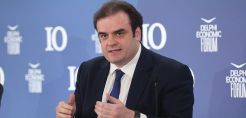 Πώς θα μοιράσει η Αθήνα την ενεργειακή ρήτρα 1,5 δισ. ευρώ