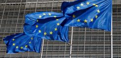 Reuters: Κοντά σε συμβιβασμό τα κράτη της ΕΕ για μετάθεση για το 2023 του έκτακτου φόρου στις εταιρείες ορυκτών καυσίμων 