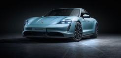 Η Porsche «ρίχνεται» στη μάχη ενάντια στην Tesla με το νέο Taycan 4S 