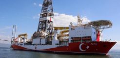 Τούρκος υπ. Ενέργειας: Θα αγοράσουμε και δεύτερο γεωτρύπανο