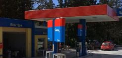 Φθήνυνε 14 σεντ η βενζίνη σ’ ένα τετράμηνο