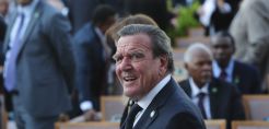 Μπορούσια Ντόρτμουντ: Να παραιτηθεί ο Σρέντερ από τα δ.σ. ρωσικών ενεργειακών εταιρειών