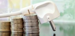 Έξι πρωτοβουλίες της ΡΑΕ για τη λιανική ρεύματος - Το νέο "εργαλείο" του ενεργειακού διαμεσολαβητή