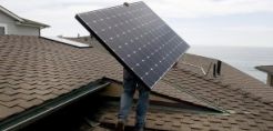 «Πάγος» στην απόφαση για net metering μέχρι να κλειδώσει το νομοσχέδιο για το αέριο