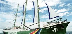 Στα ελληνικά νησιά το Rainbow Warrior της Greenpeace - Περιοδεία για λιγότερο πλαστικό και περισσότερη Μεσόγειο