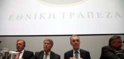 Τις παραιτήσεις των μελών της διοίκησης της Εθνικής ζήτησε η κυβέρνηση