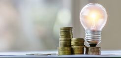 HEPI: Μεγάλες διακυμάνσεις στις τιμές ηλεκτρικής ενέργειας στην Ευρώπη – Κάτω από τον μέσο όρο η λιανική στην Ελλάδα