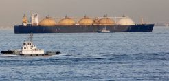 Δέκα φορτία LNG θα προμηθευτεί φέτος από τη Rosneft η αιγυπτιακή EGAS