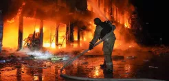 Ουκρανία: πυρκαγιές σε ενεργειακές και λιμενικές υποδομές της Οδησσού από νέα ρωσική επίθεση 