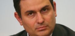 Σαχινίδης: Η τρόικα δυσκολεύει μια συμφωνία της κυβέρνησης για το χαράτσι