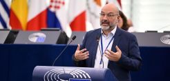 Μανιάτης: Δικαιώθηκε ο αγώνας μας στην ΕΕ για τα Ηλιακά Θερμικά