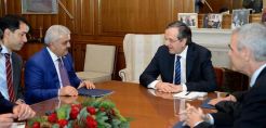 Αιφνιδιαστική επίσκεψη του προέδρου της SOCAR και συνάντηση με Σαμαρά