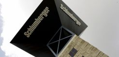 Αποσύρεται τελικά από την εξαγορά της Eurasia Drilling η Schlumberger