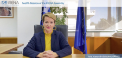 Στη 12η σύνοδο του IRENA μίλησε η ΓΓ του ΥΠΕΝ - Σταθερά στο προσανατολισμό της χώρας το ανανεώσιμο υδρογόνο